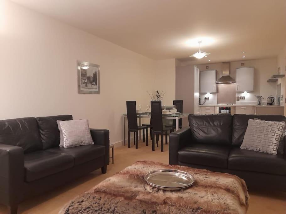 Centrally Situated 1 Bedroom Apartment! Birmingham Luaran gambar