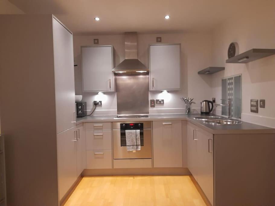 Centrally Situated 1 Bedroom Apartment! Birmingham Luaran gambar