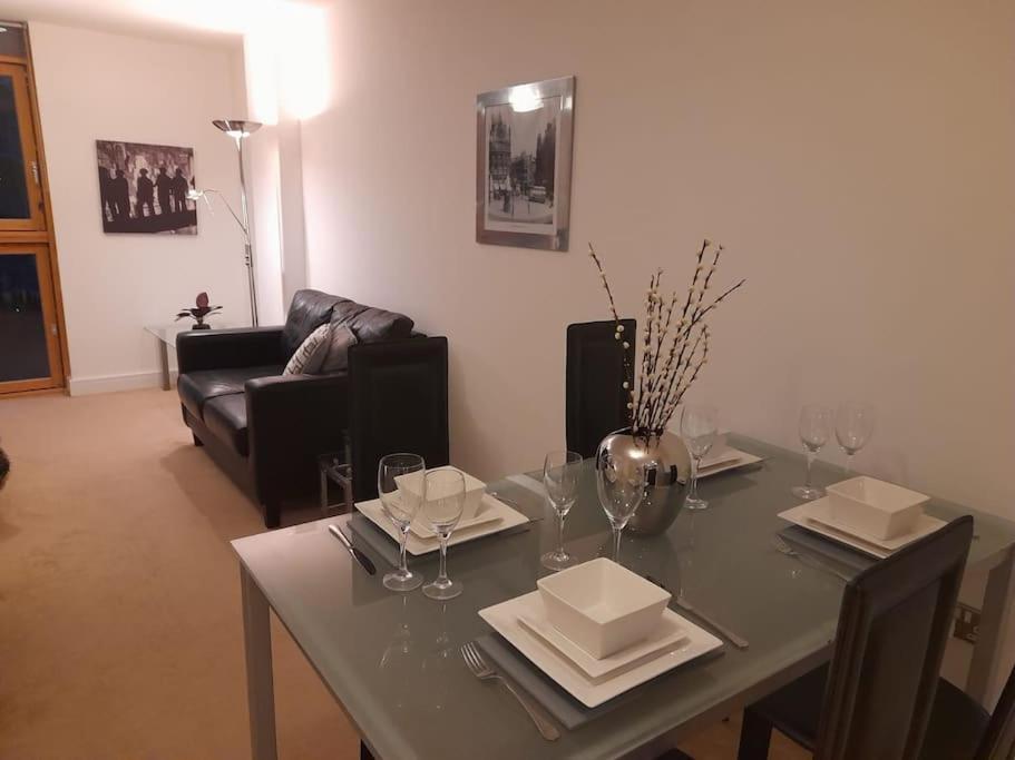 Centrally Situated 1 Bedroom Apartment! Birmingham Luaran gambar